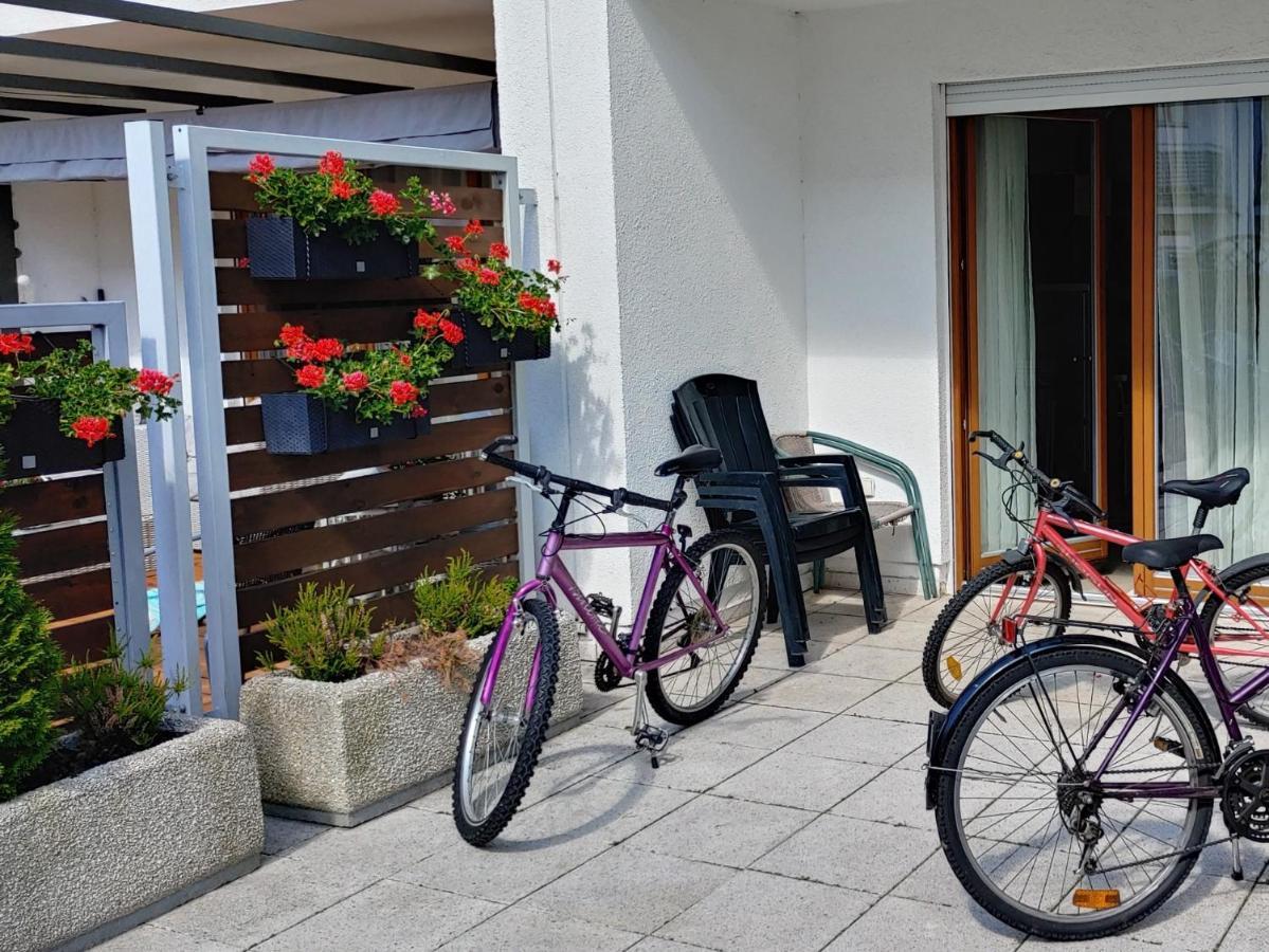 Swinoujscie Platan Patio 6 - Berry Apartments Kültér fotó